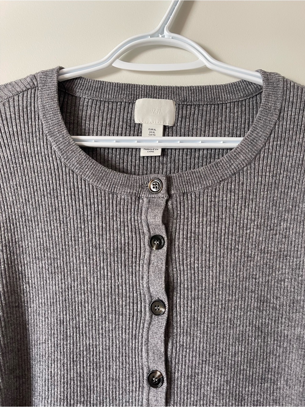 H&M Gray Ribbed Button-Front Cardigan - Picture 2 of 4